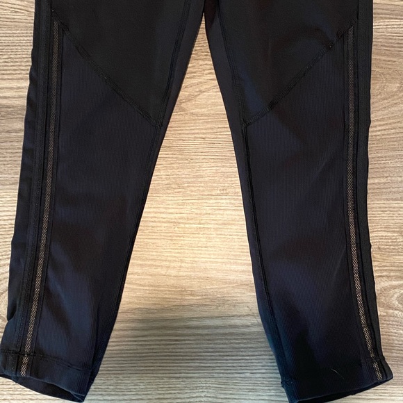 Lululemon Race with Grace Black Crop Legging Capri Women’s size 2 - Picture 5 of 15
